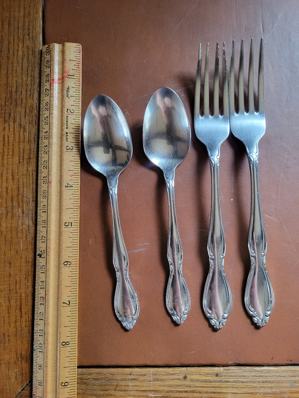 2 Dinner Forks 2 Spoons- Old South II? Silverplate Silver Plate Oneida Plumes